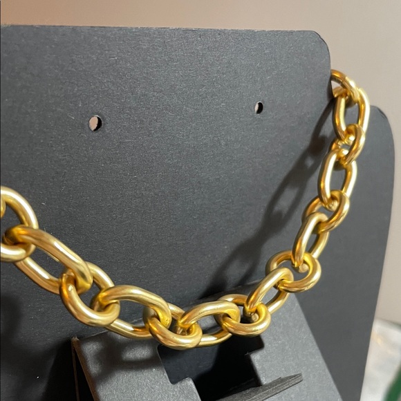 Elegant Gold Chain Necklace with Crystal Accents VERSACE STYLE - Picture 7 of 7